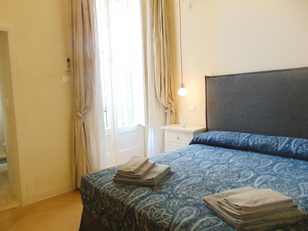 4 Balconi Rooms-Boutique B&B Lecce Phòng bức ảnh